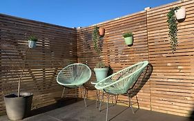 Maison En Plein Centre Avec Terrasse Et Jardin